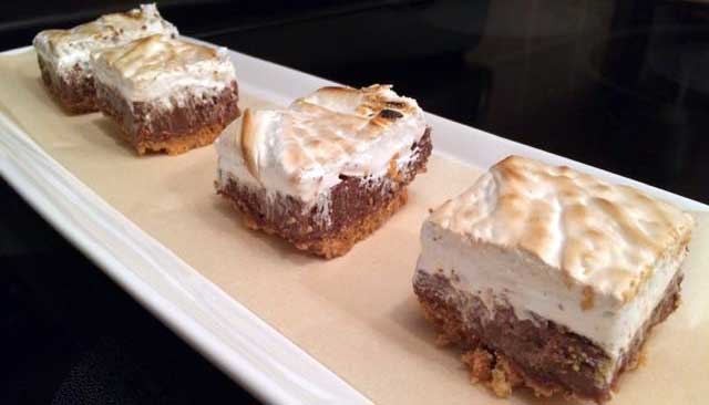 S'mores Brownie Bars | MishMashGlobe.com